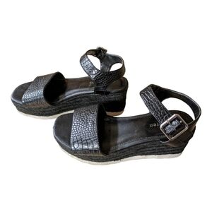 Coco Wren Black Ankle Strap Platform Sandal Size 9 GUC